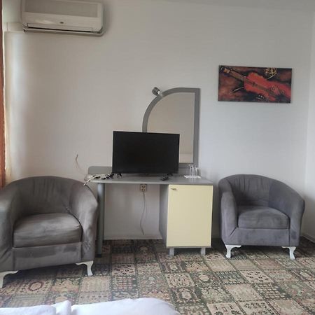 Кианти Hotel Kurdzhali Ngoại thất bức ảnh