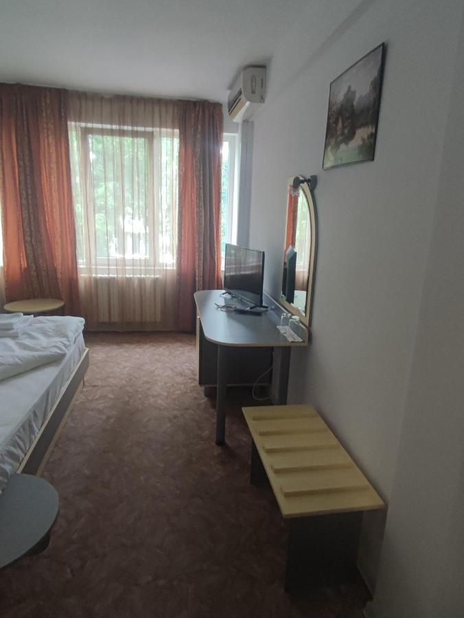 Кианти Hotel Kurdzhali Ngoại thất bức ảnh