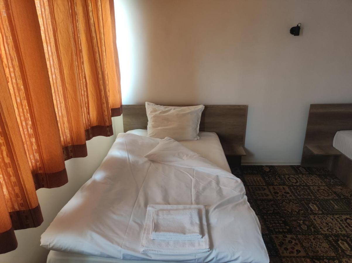Кианти Hotel Kurdzhali Ngoại thất bức ảnh
