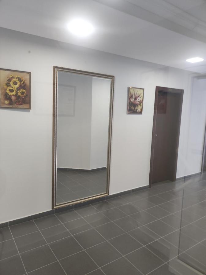 Кианти Hotel Kurdzhali Ngoại thất bức ảnh