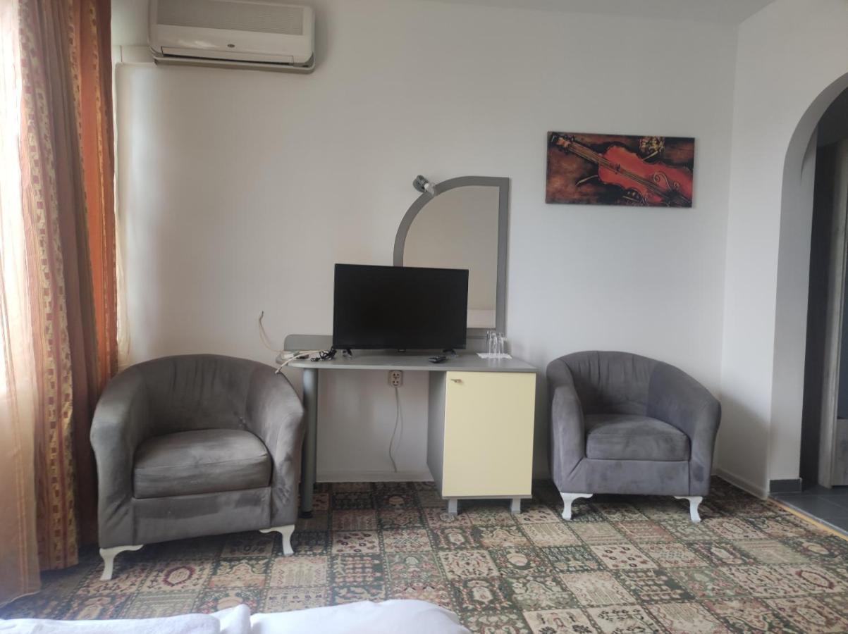 Кианти Hotel Kurdzhali Ngoại thất bức ảnh
