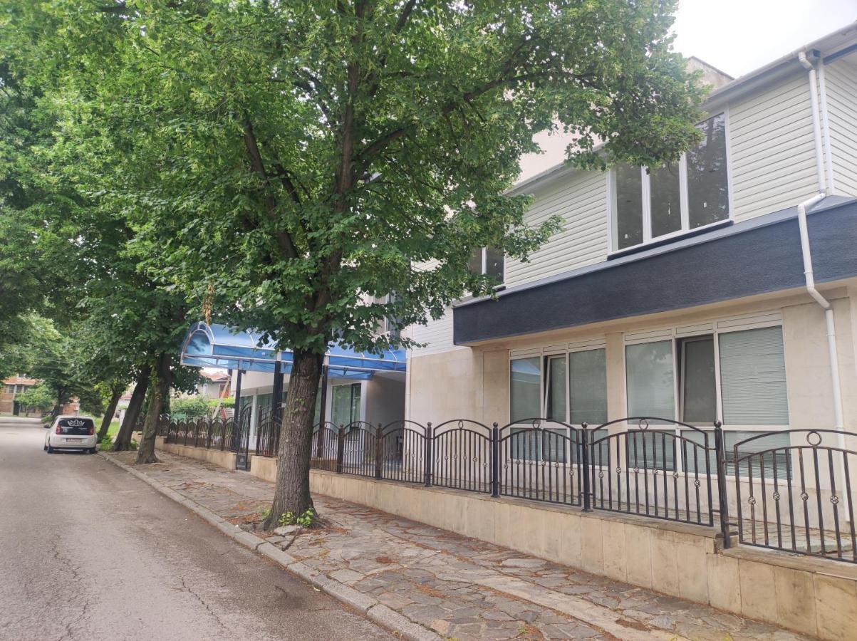 Кианти Hotel Kurdzhali Ngoại thất bức ảnh