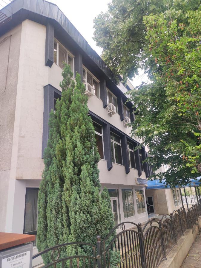 Кианти Hotel Kurdzhali Ngoại thất bức ảnh