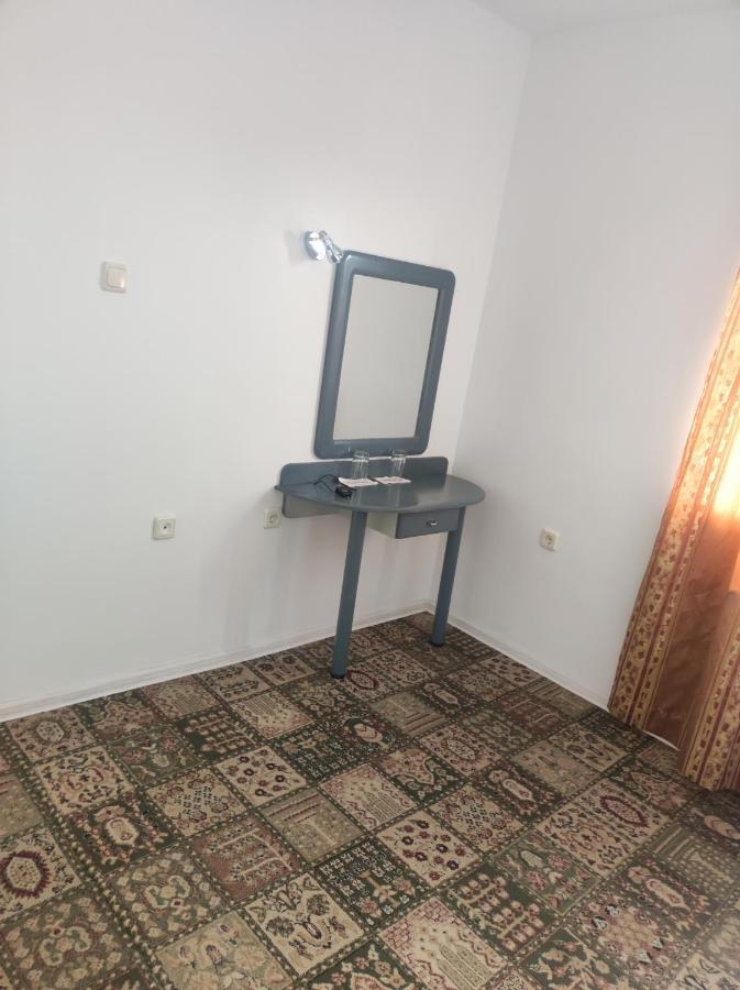 Кианти Hotel Kurdzhali Ngoại thất bức ảnh