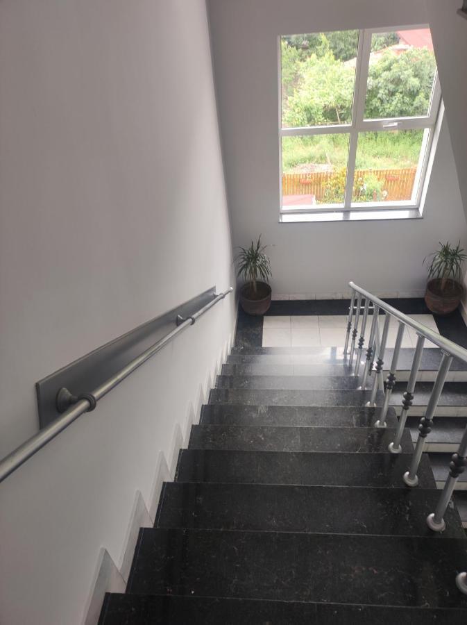Кианти Hotel Kurdzhali Ngoại thất bức ảnh