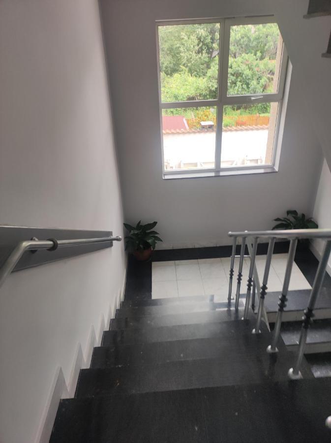 Кианти Hotel Kurdzhali Ngoại thất bức ảnh